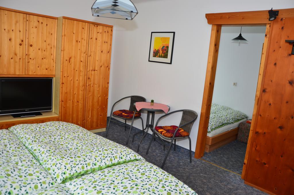 Haus Dachstein Schnitzer Hotel Eben Im Pongau Room photo