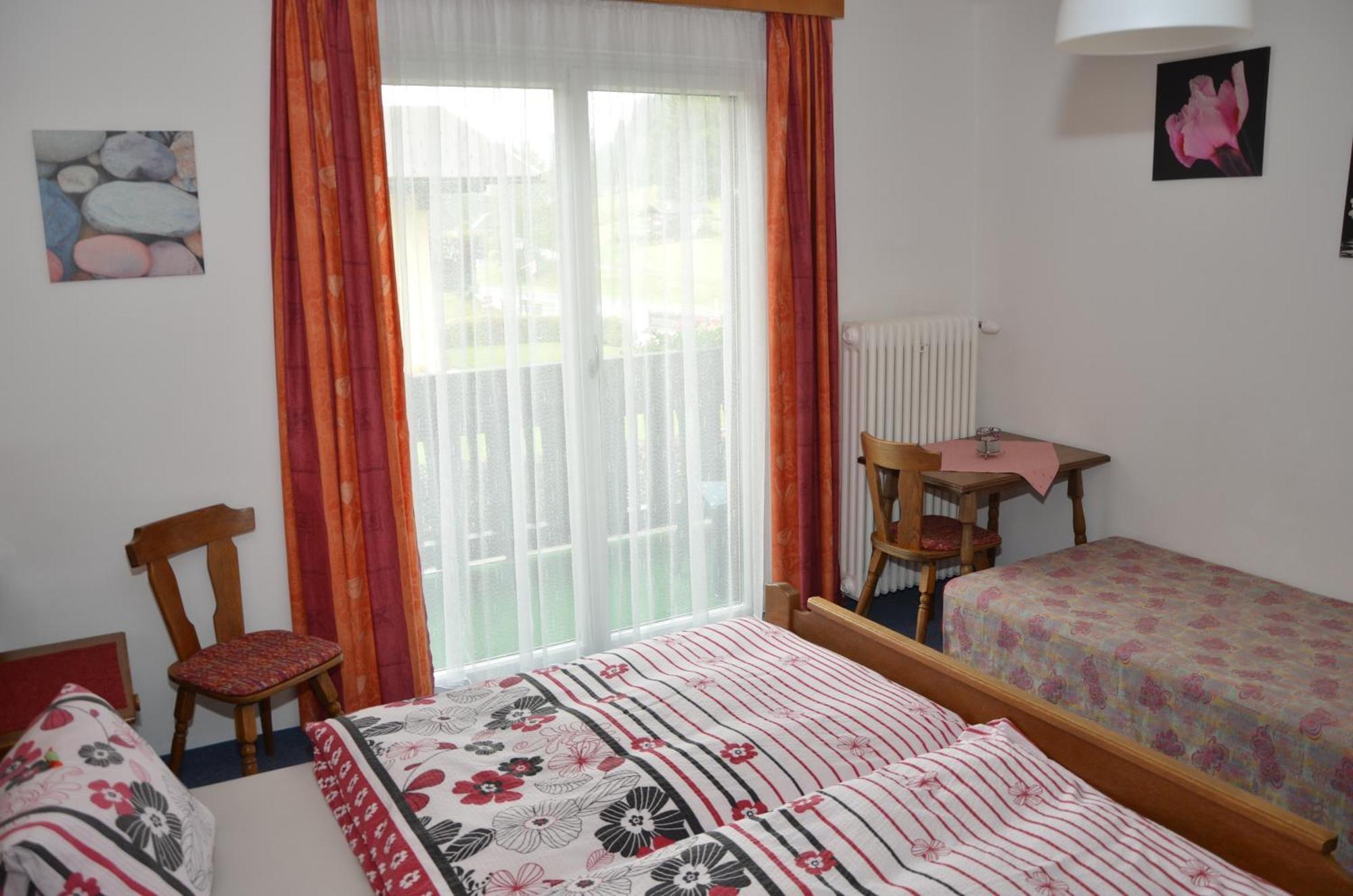 Haus Dachstein Schnitzer Hotel Eben Im Pongau Room photo