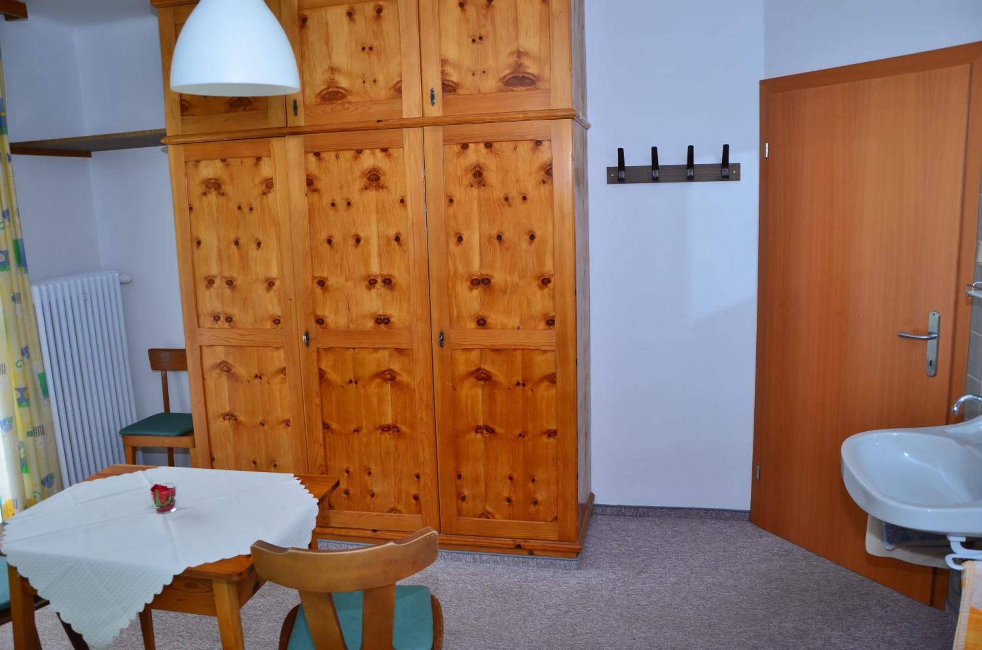 Haus Dachstein Schnitzer Hotel Eben Im Pongau Room photo