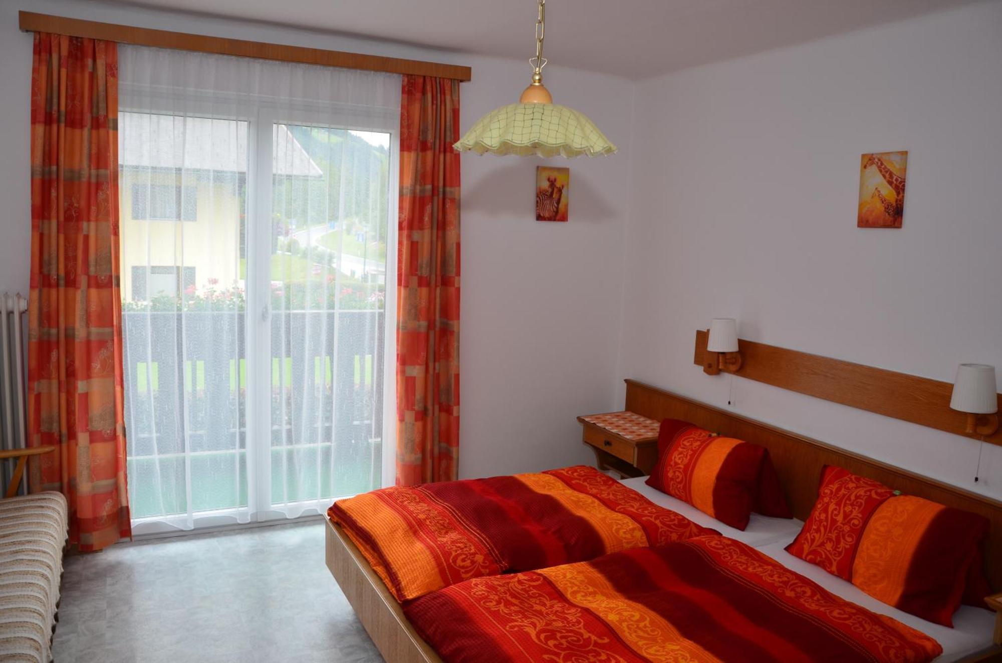 Haus Dachstein Schnitzer Hotel Eben Im Pongau Room photo
